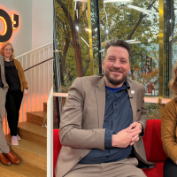 Billede af Søren, Pernille og Simon der medvirkede i indslaget hos Go'Morgen Danmark på Verdens Psoriasisdag den 29. oktober 2025